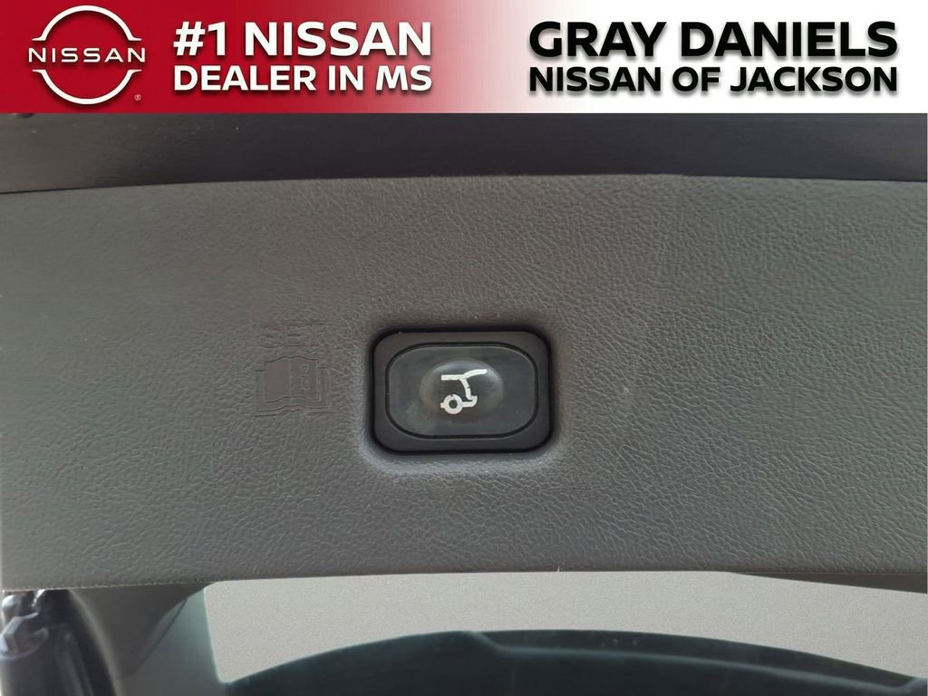 Used 2020 Lincoln Nautilus Reserve w/ Equipment Group 202A image 9