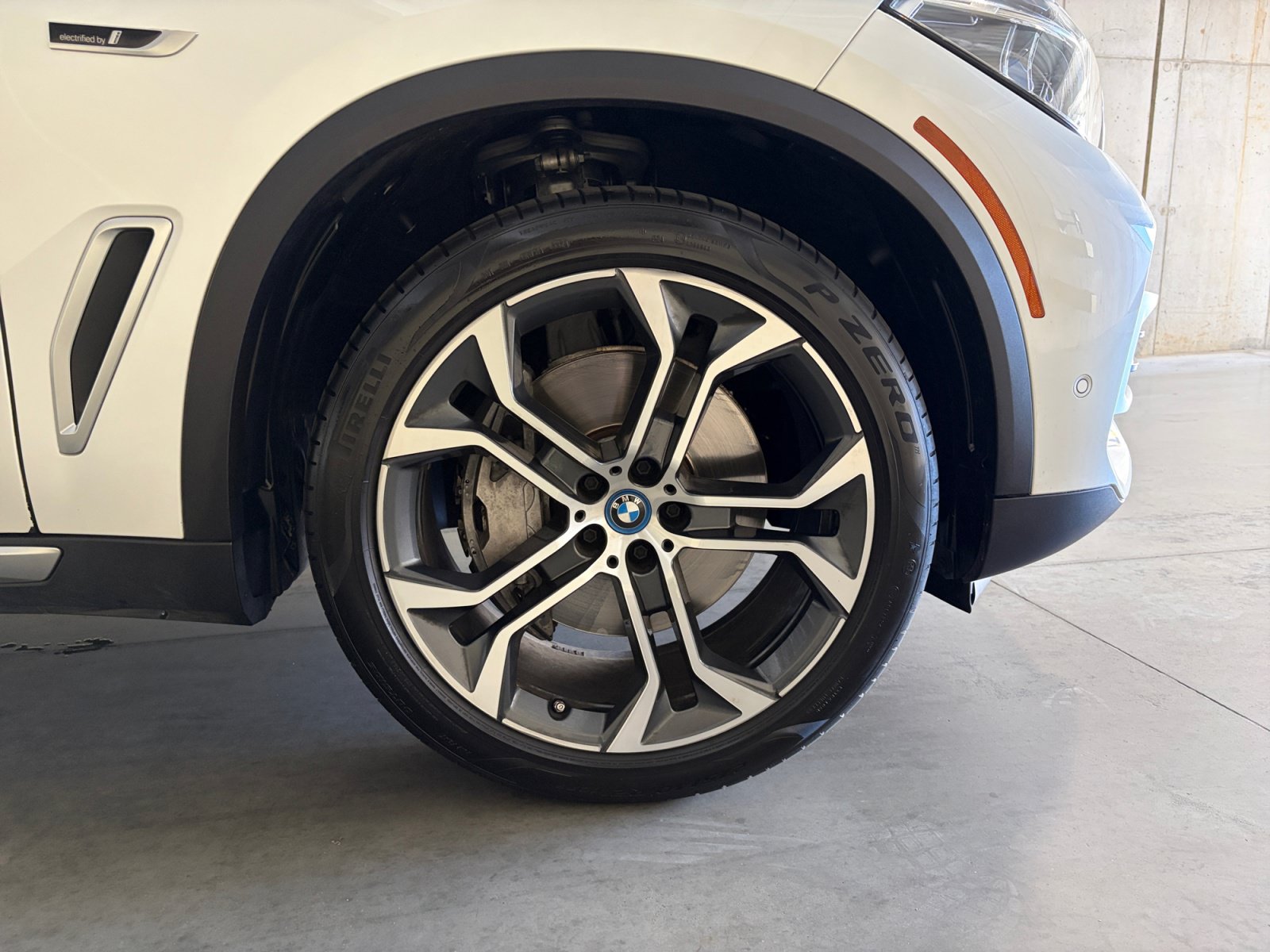 Used 2023 BMW X5 xDrive45e w/ Executive Package AWD/4WD image 19