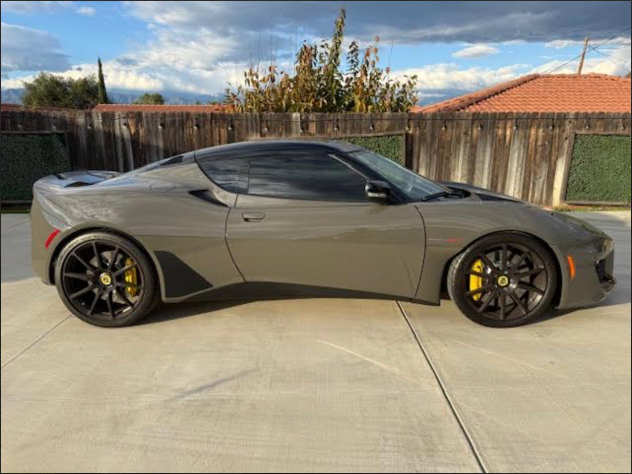 Used 2021 Lotus Evora image 2