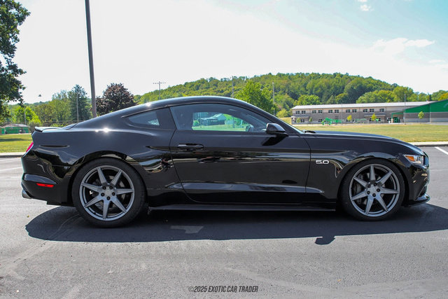 Used 2017 Ford Mustang GT image 9