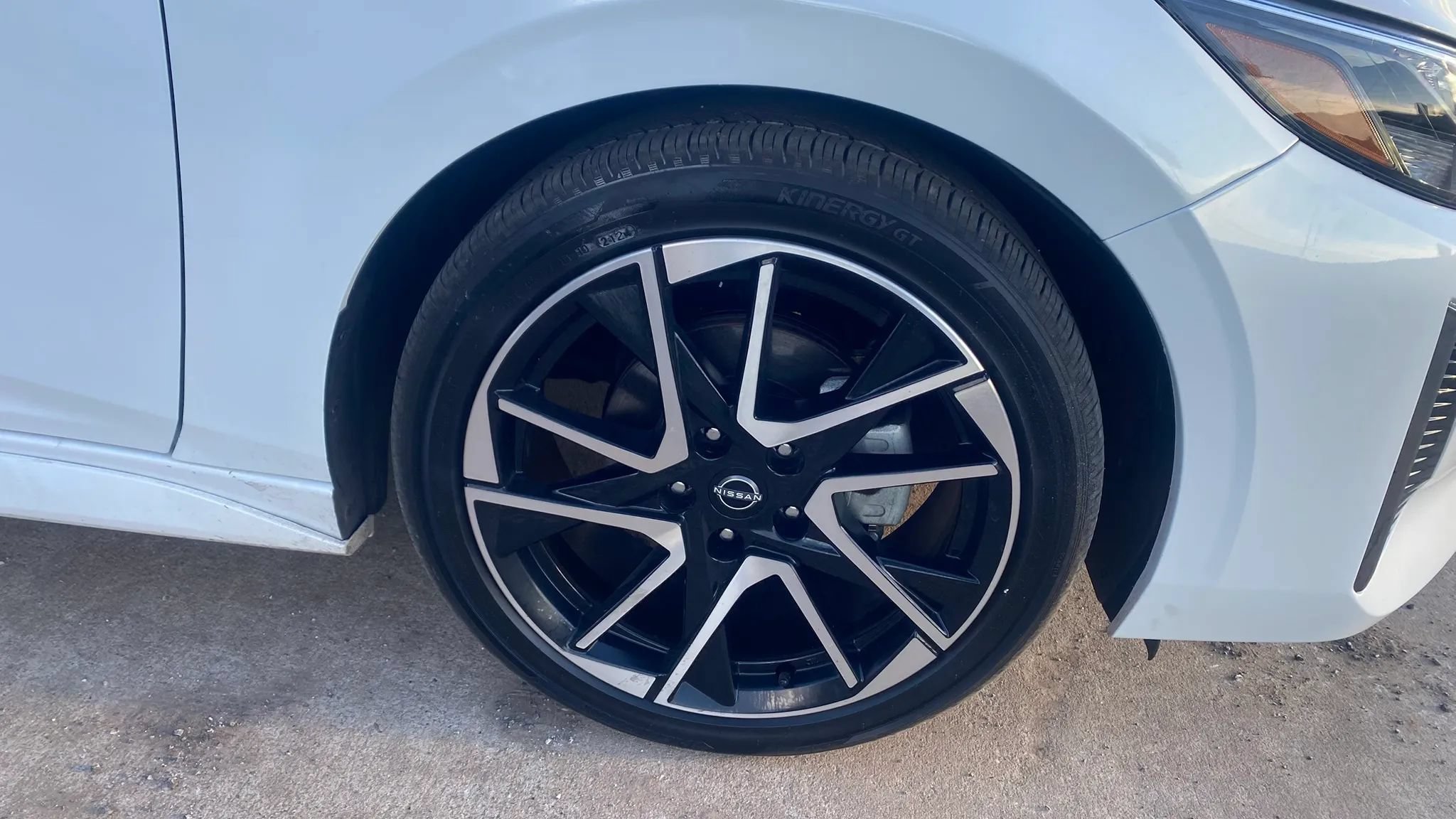 Used 2024 Nissan Sentra SR FWD image 25