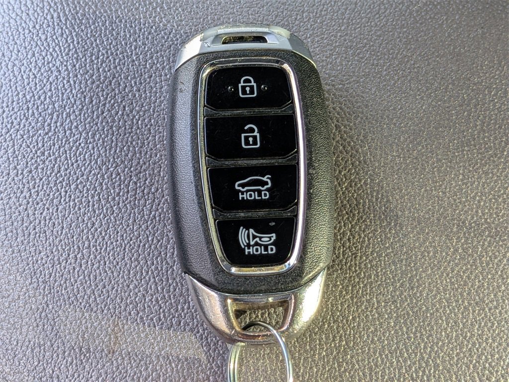 Used 2022 Hyundai Elantra SEL image 30