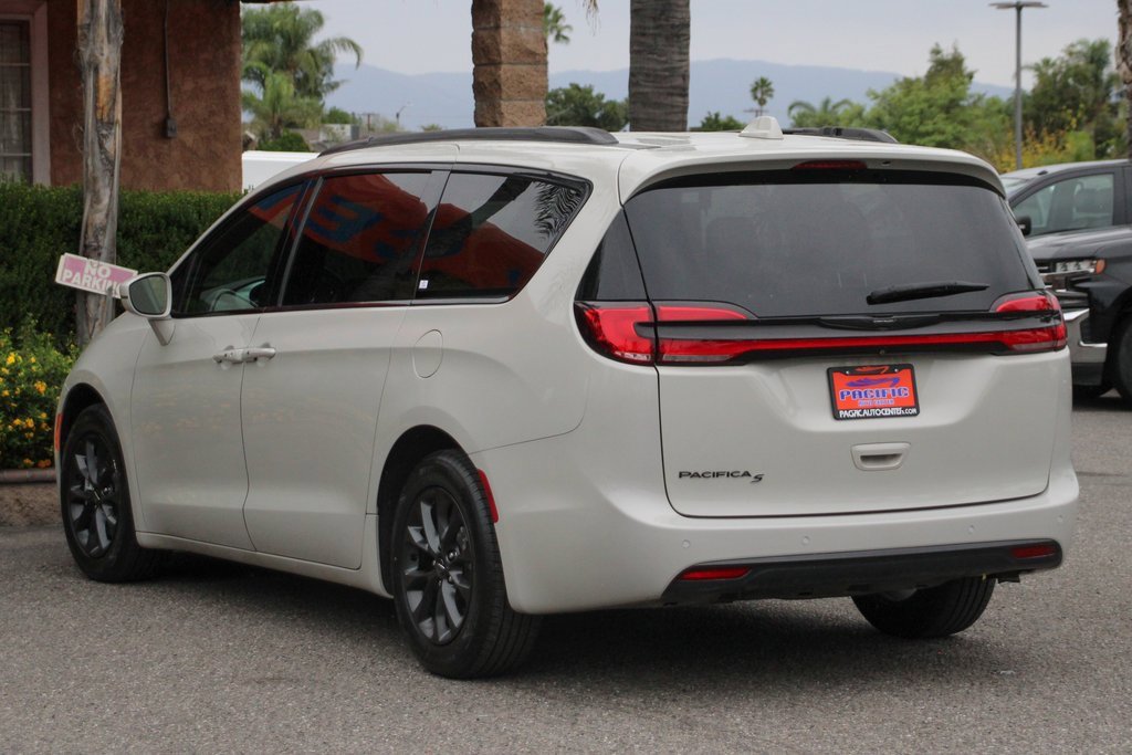 Used 2021 Chrysler Pacifica Touring w/ S Appearance Package image 6