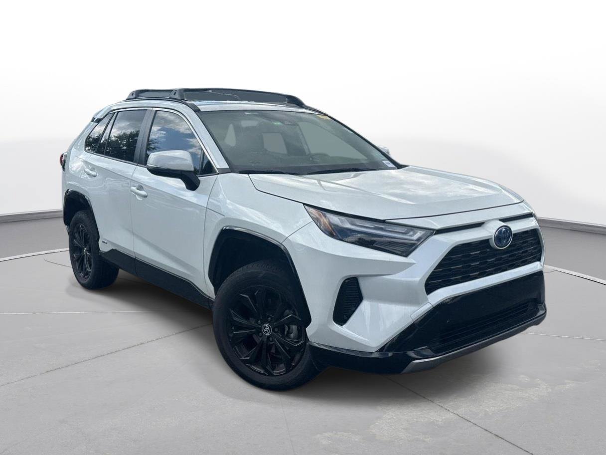 Used 2024 Toyota RAV4 SE w/ Convenience Package AWD/4WD image 4