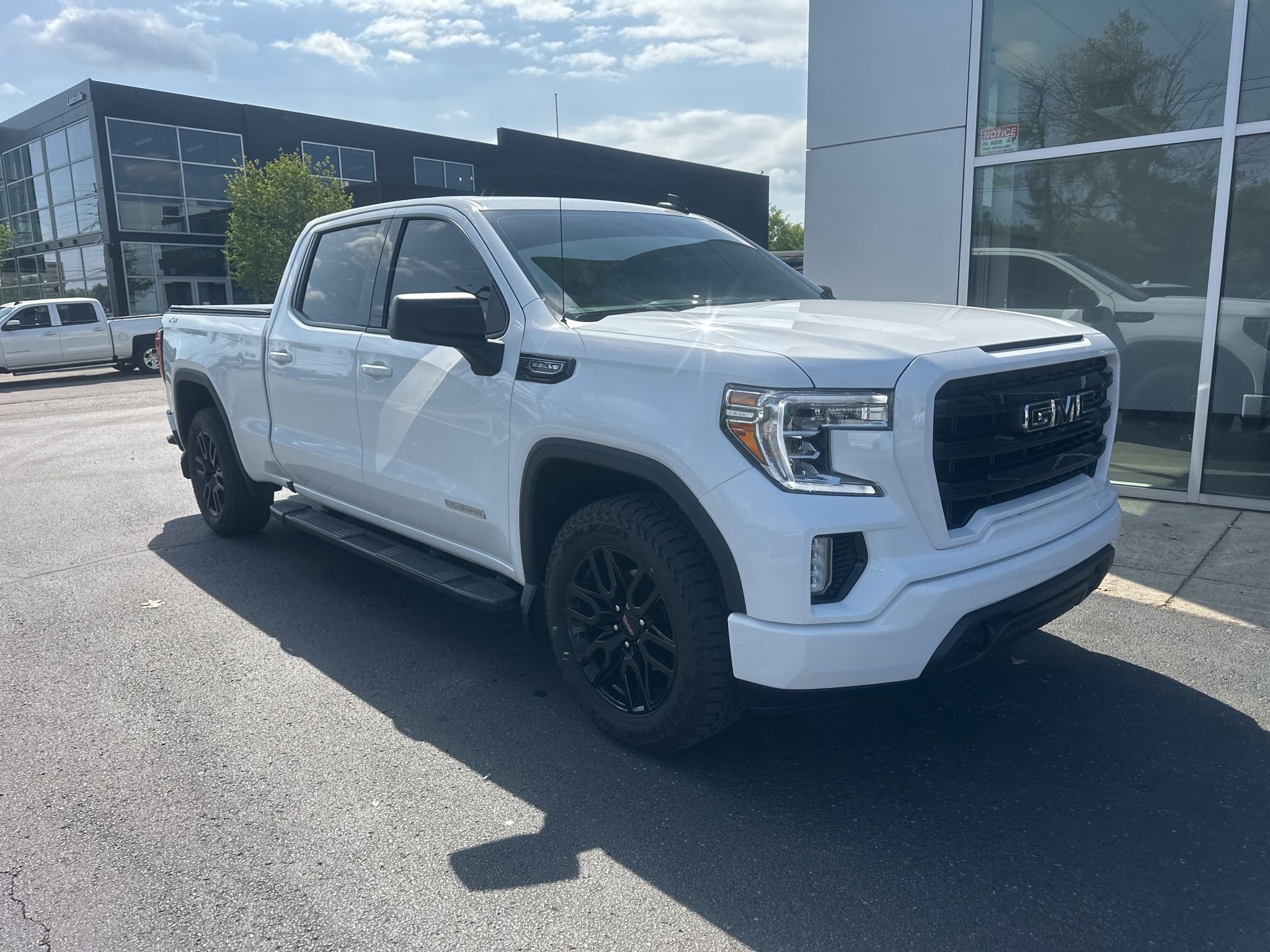 Used 2021 GMC Sierra 1500 Elevation w/ X31 Off-Road Package AWD/4WD image 1