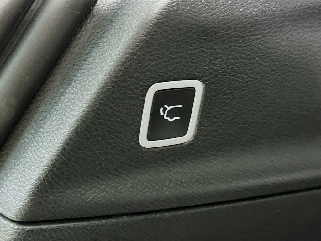 Used 2025 Chrysler Pacifica Select FWD image 29