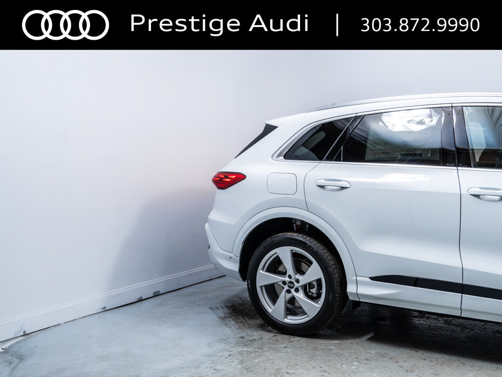 Used 2025 Audi Q5 Premium Plus w/ Premium Plus AWD/4WD image 12