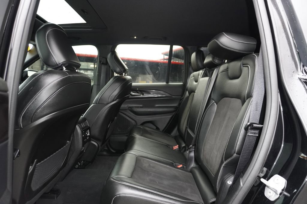 Used 2023 Jeep Grand Cherokee Altitude image 25