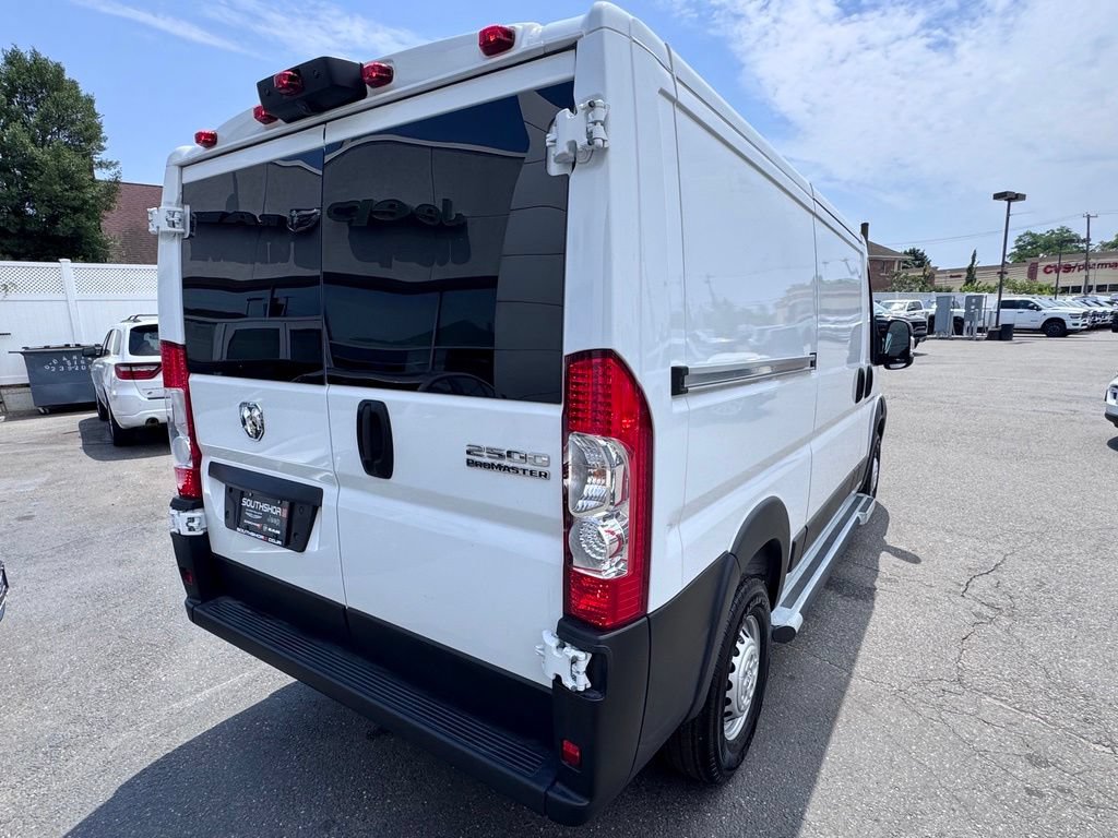 Used 2025 RAM ProMaster 2500 w/ U-Haul Equipment Group FWD image 8