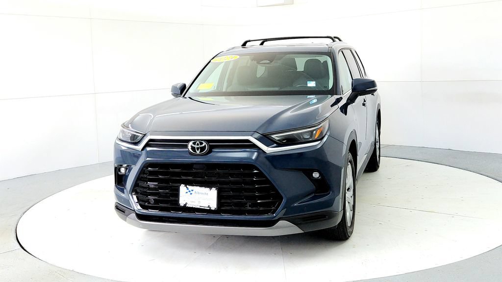 Certified 2024 Toyota Grand Highlander AWD image 2