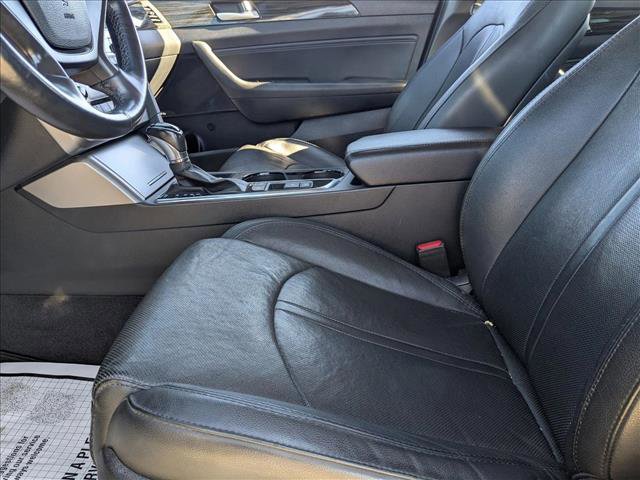 Used 2016 Hyundai Sonata Limited w/ Option Group 05 image 16