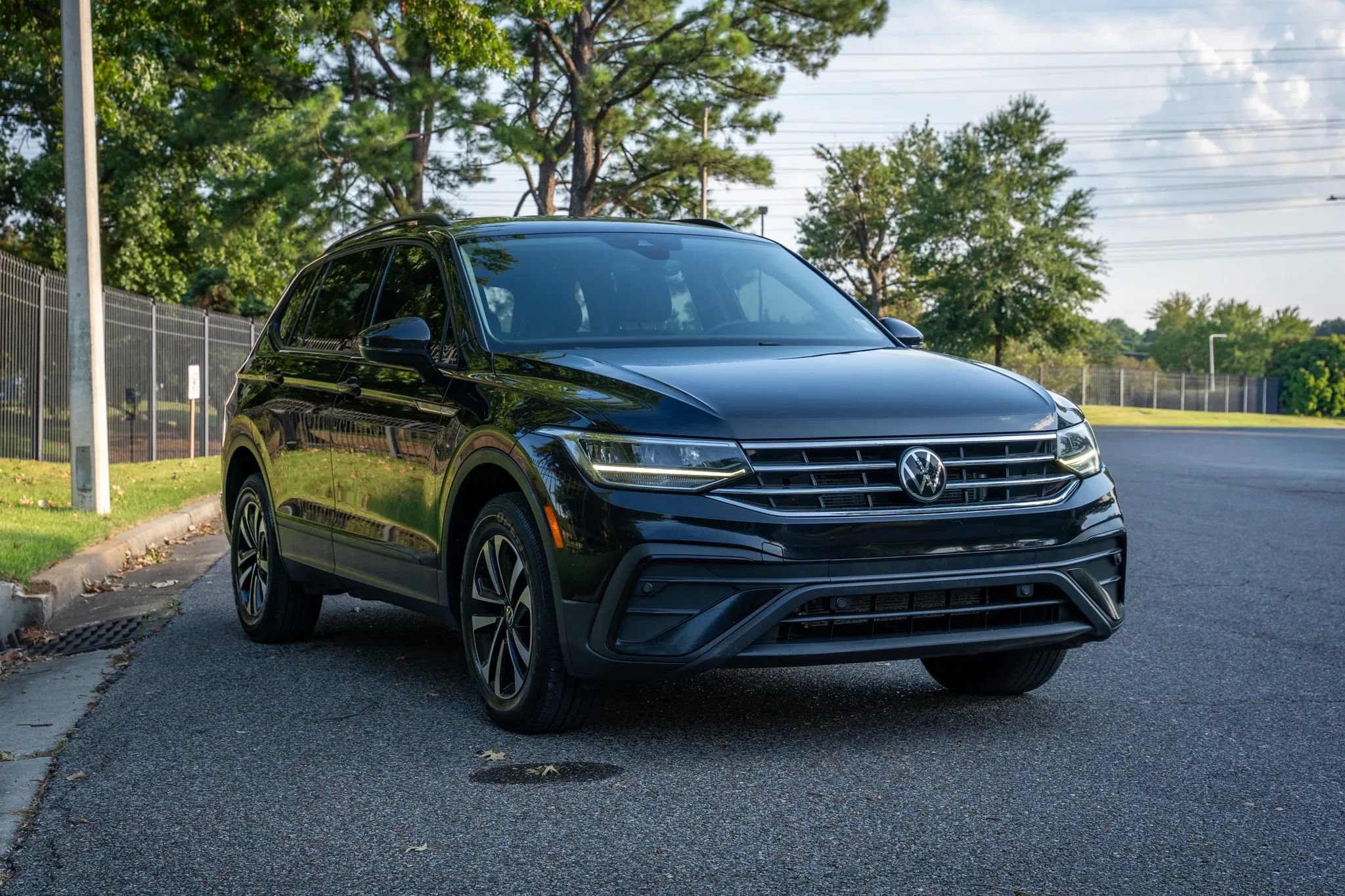 Used 2022 Volkswagen Tiguan S FWD image 3