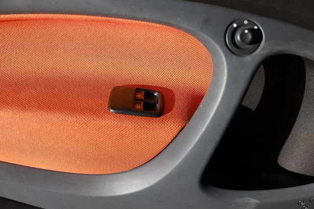 Used 2016 smart fortwo passion image 40