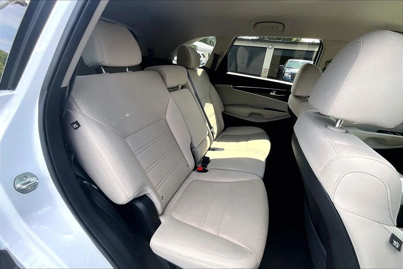 Used 2020 Kia Sorento LX FWD image 28