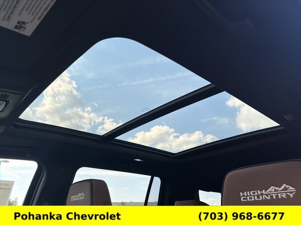 New 2026 Chevrolet Suburban High Country w/ Sun And Tow Package AWD/4WD image 17