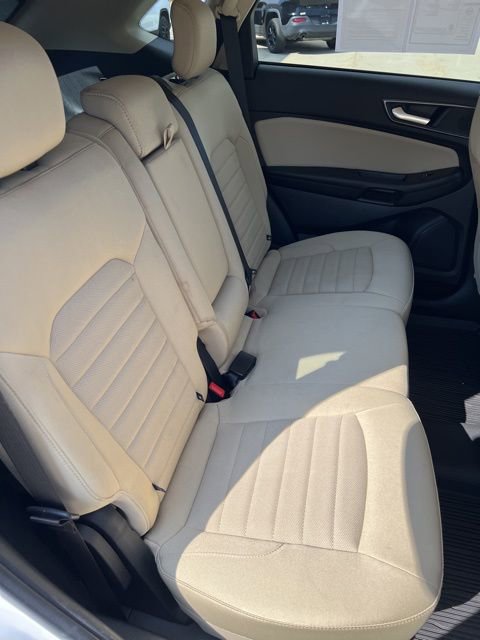 Used 2022 Ford Edge SE image 13