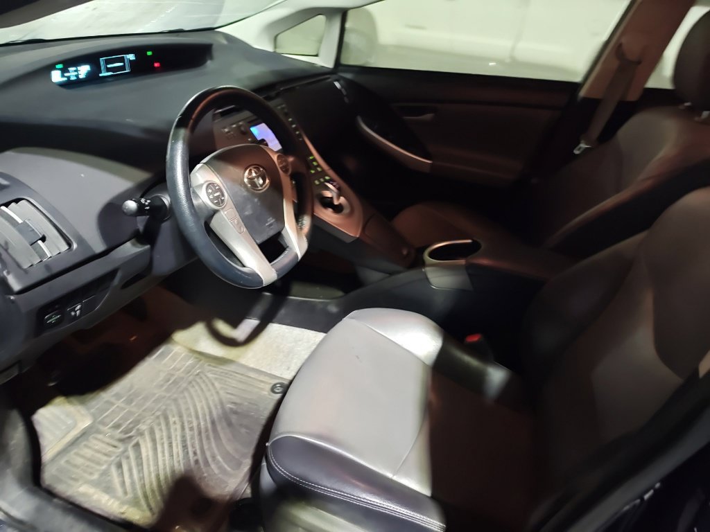 Used 2015 Toyota Prius Four FWD image 9