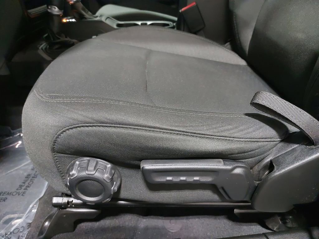 Used 2022 Jeep Wrangler Unlimited Sport image 28