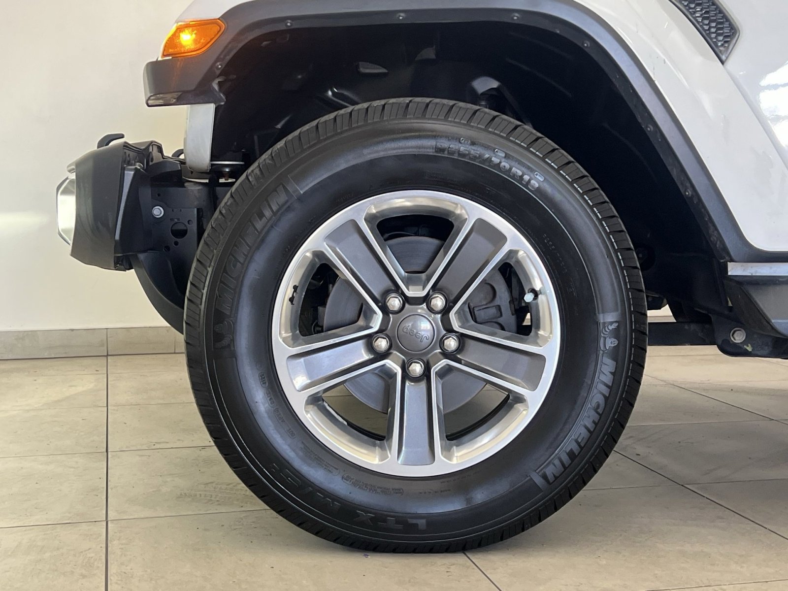 Used 2018 Jeep Wrangler Unlimited Sahara image 10
