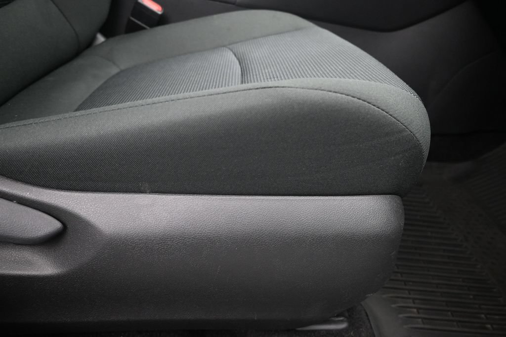 Used 2024 Toyota RAV4 LE AWD/4WD image 12