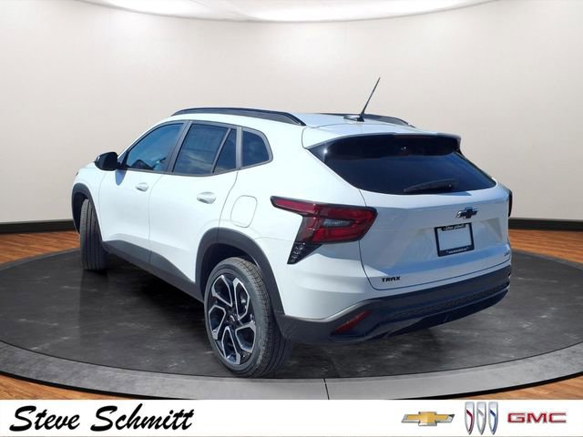New 2026 Chevrolet Trax RS w/ Driver Confidence Package FWD image 3