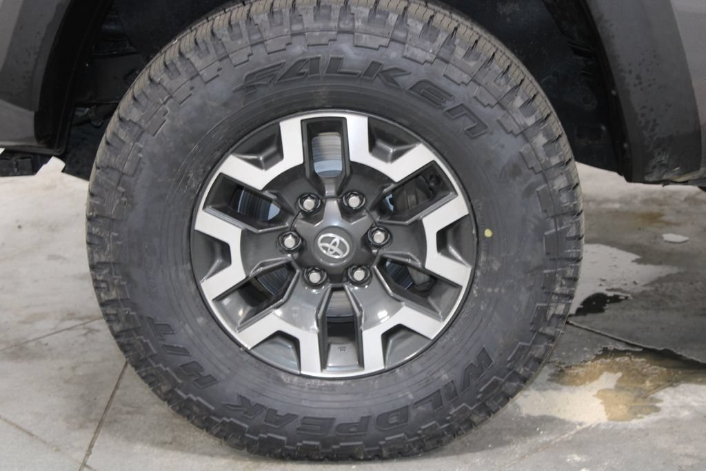 Used 2021 Toyota Tacoma TRD Off-Road AWD/4WD image 18