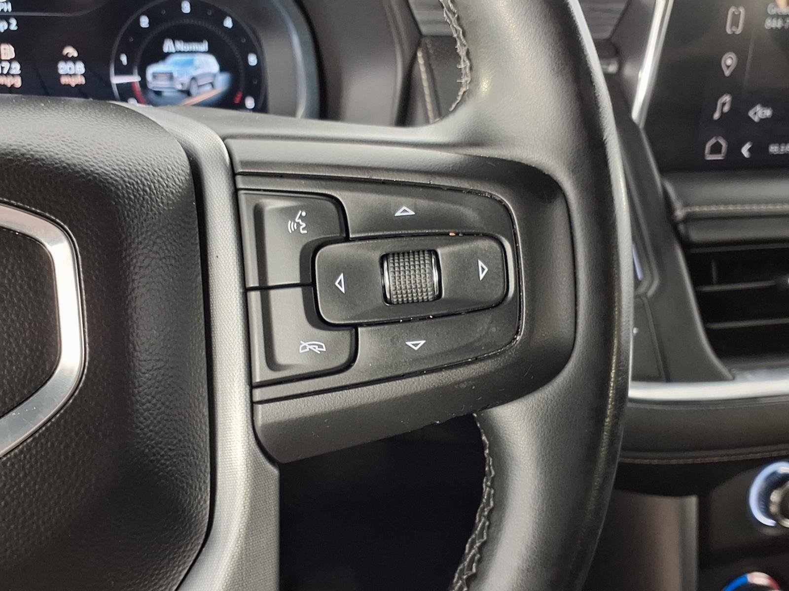 Used 2023 GMC Yukon XL SLT image 16