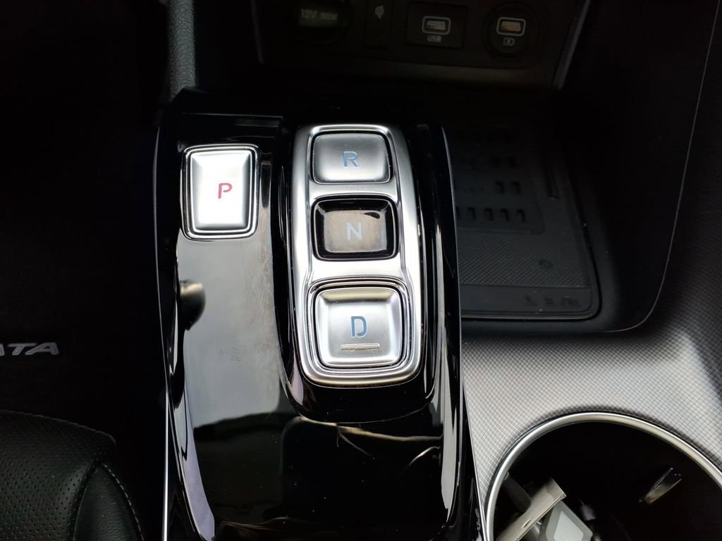 Used 2023 Hyundai Sonata Limited w/ Preferred Accessory Package image 9