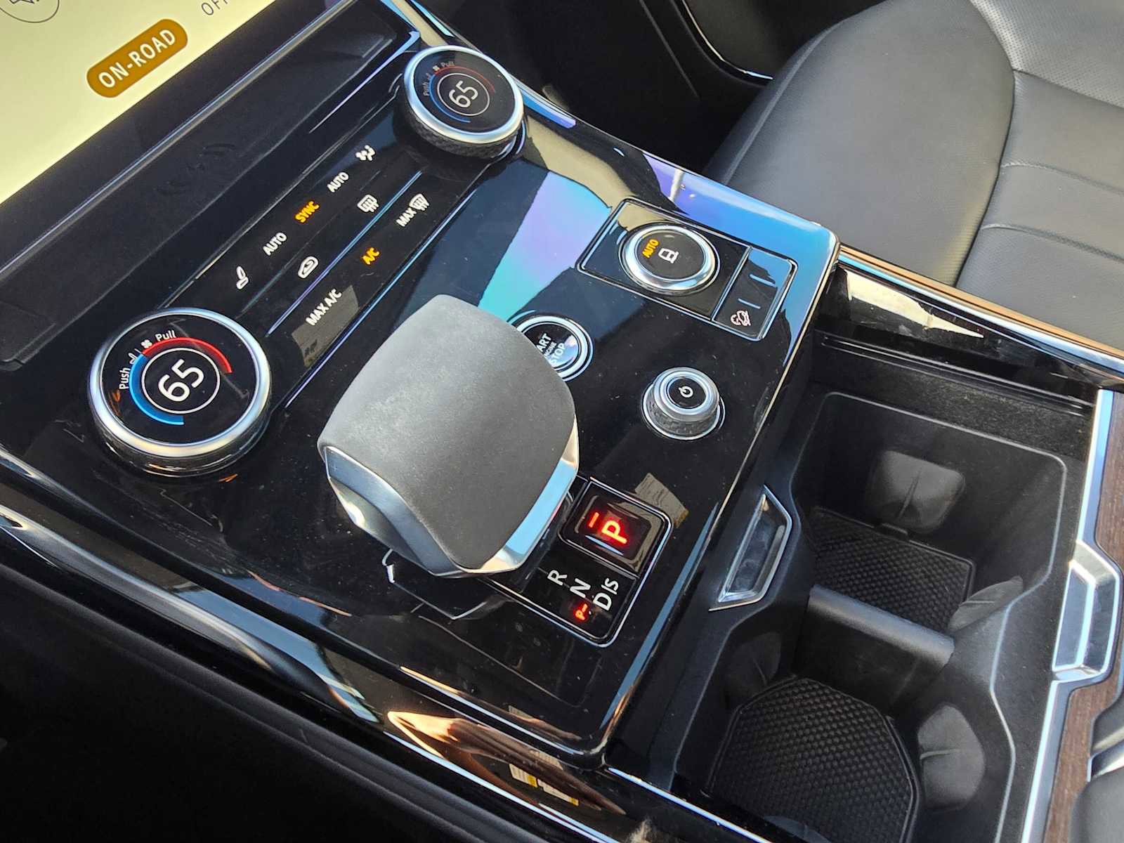 Used 2023 Land Rover Range Rover Sport SE Dynamic image 30