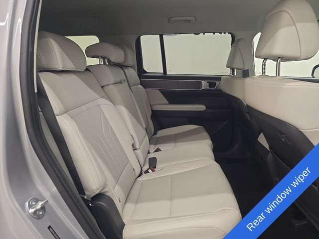 Used 2025 Hyundai Santa Fe SEL FWD image 12