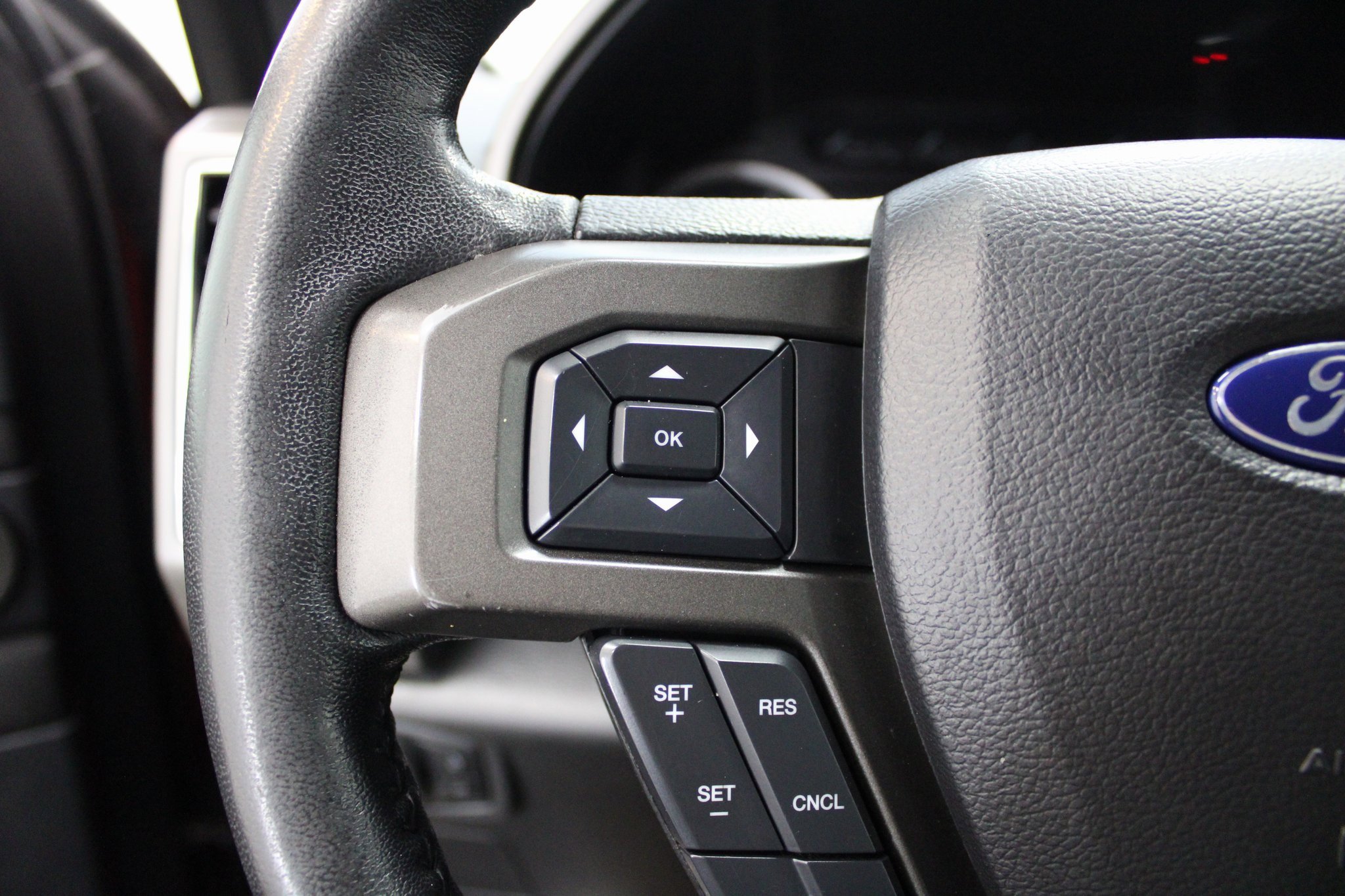 Used 2020 Ford Expedition XLT image 35