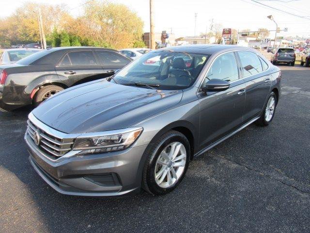 Used 2020 Volkswagen Passat 2.0T SE w/ Sunroof Package FWD image 2