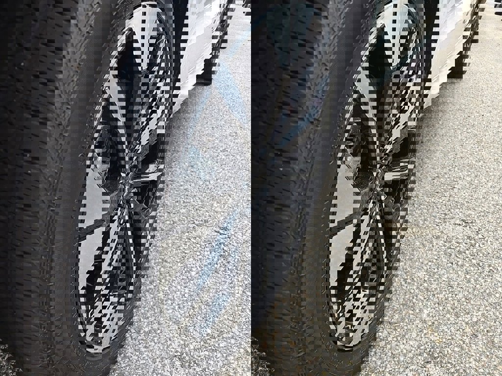 New 2026 Volvo XC60 B5 Plus w/ Protection Package Premier image 4