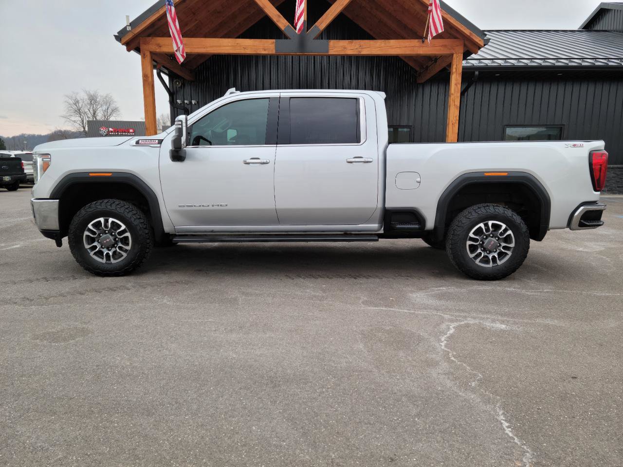 Used 2021 GMC Sierra 3500 SLT w/ SLT Preferred Package image 26