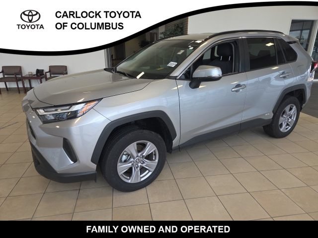 Used 2025 Toyota RAV4 XLE AWD/4WD image 3