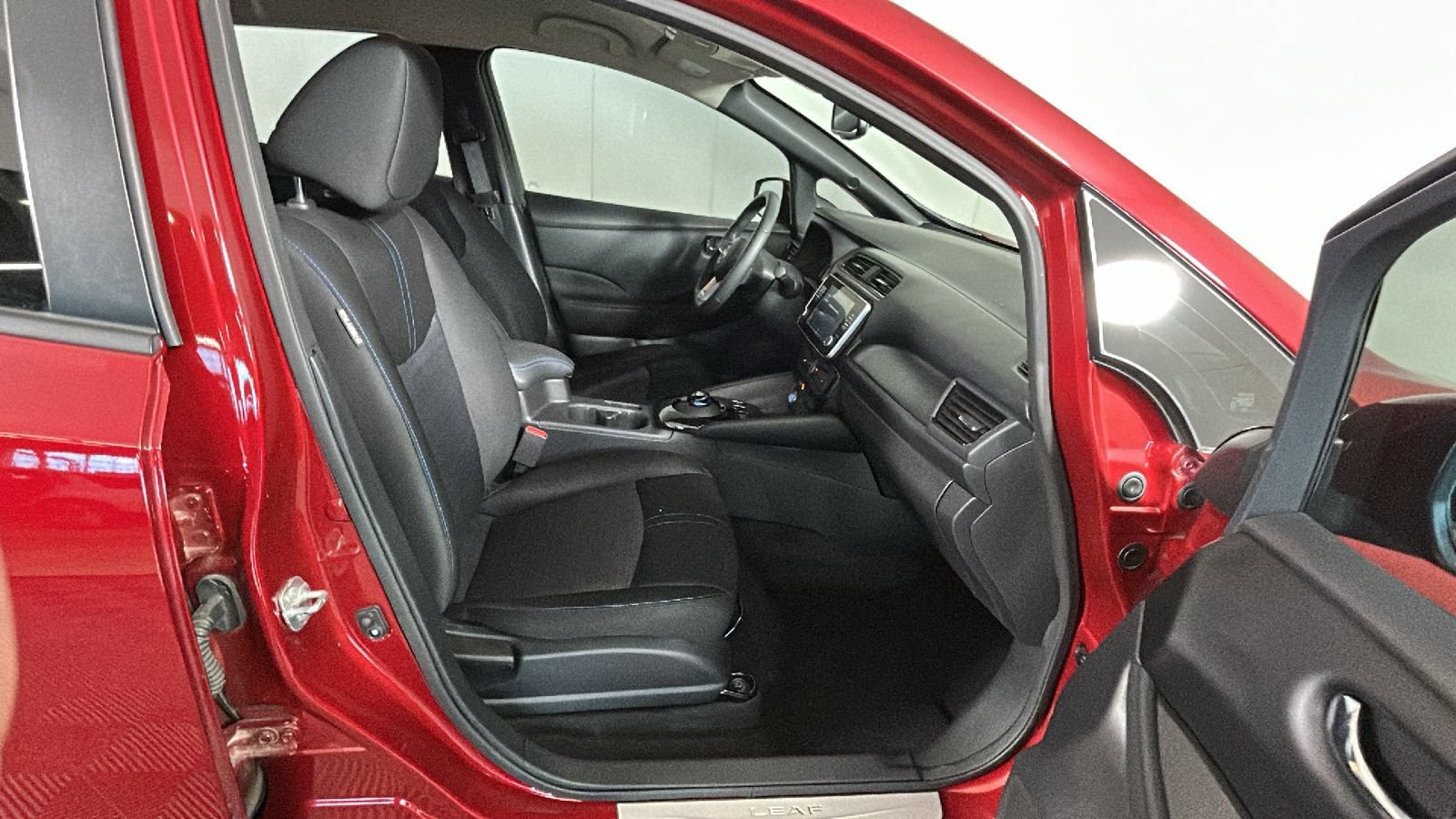 Used 2023 Nissan Leaf SV Plus FWD image 36