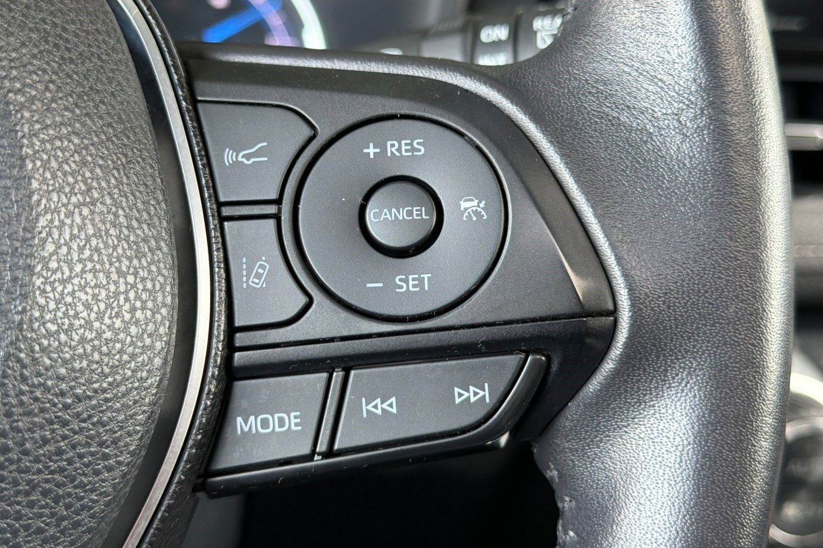 Used 2019 Toyota RAV4 Limited image 31