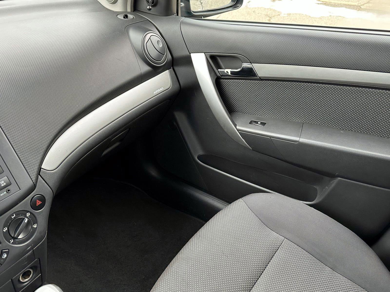 Used 2009 Chevrolet Aveo LT w/ Power and Convenience Package image 28