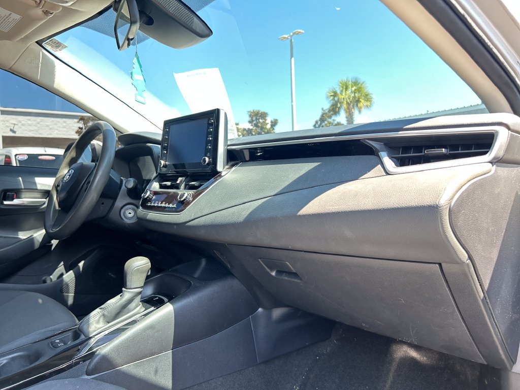 Used 2020 Toyota Corolla LE FWD image 15