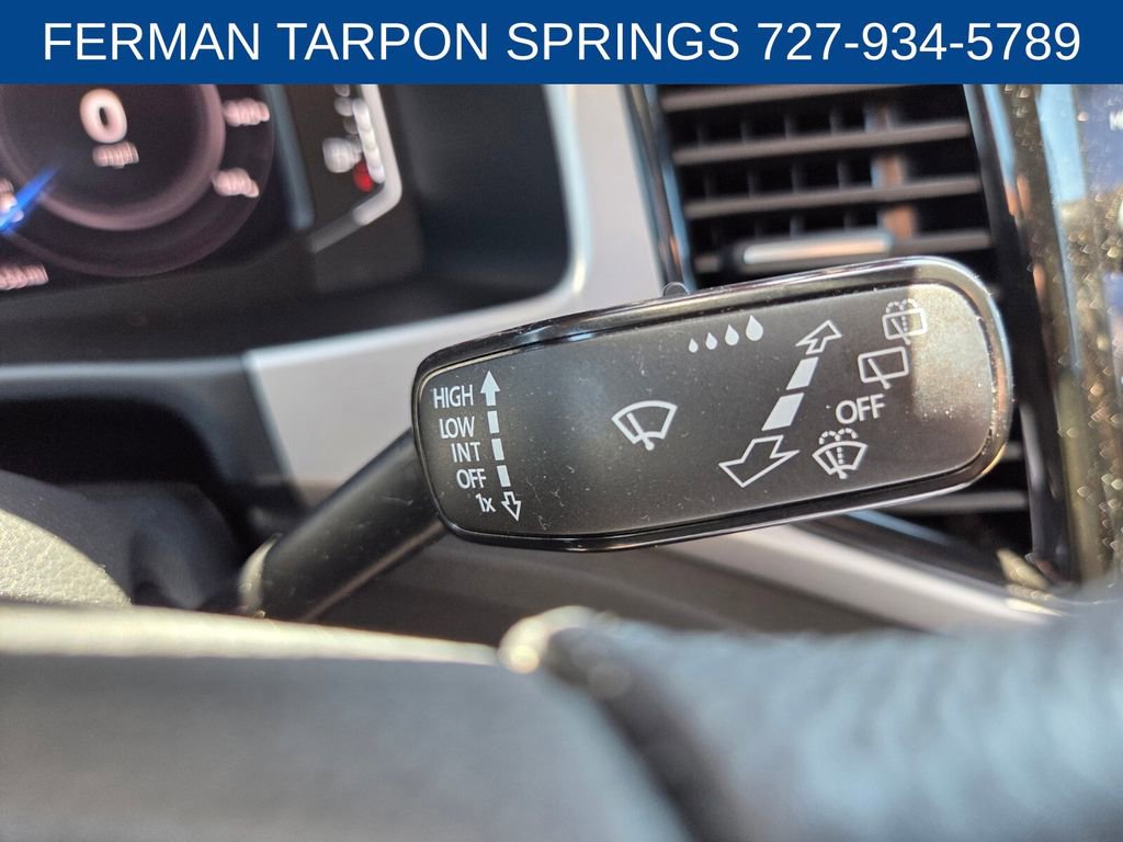 Used 2020 Volkswagen Atlas Cross Sport SEL R-Line AWD/4WD image 35
