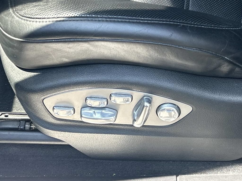 Used 2015 Porsche Macan Turbo AWD/4WD image 18