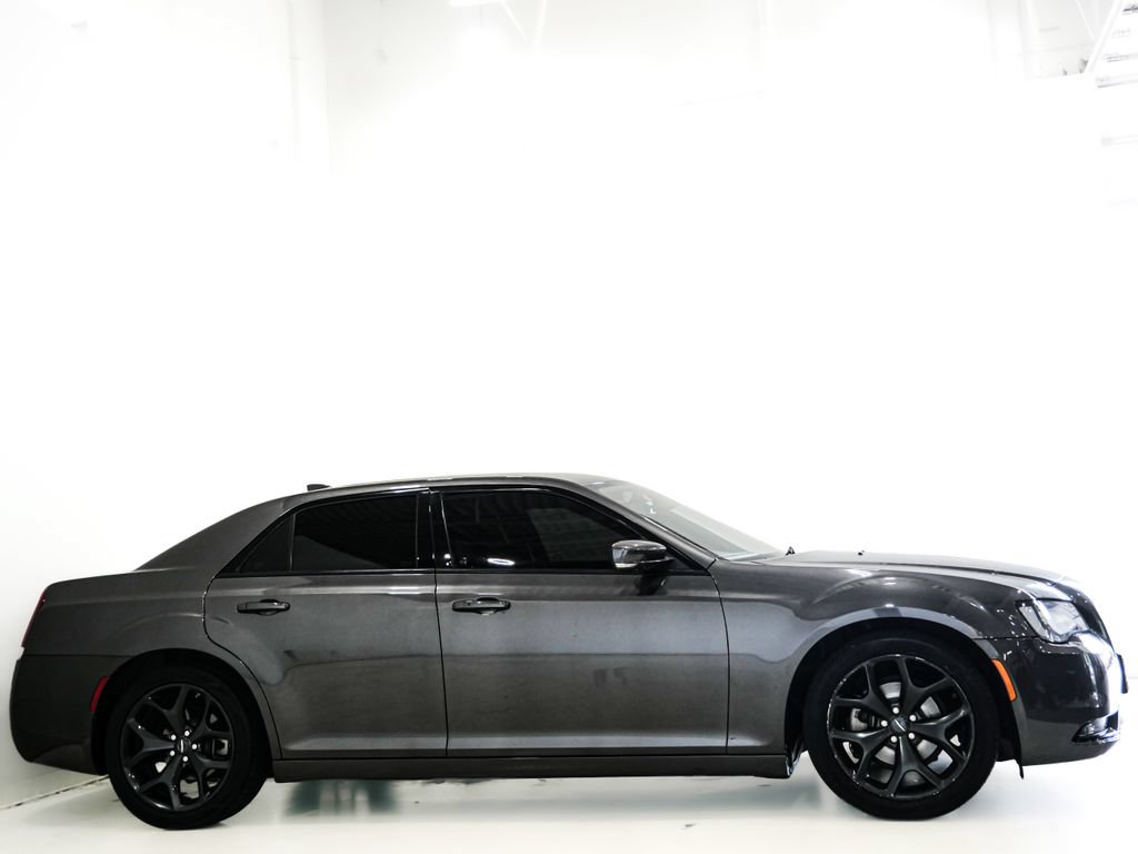 Used 2023 Chrysler 300 S RWD image 5