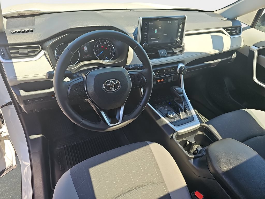 Used 2021 Toyota RAV4 XLE w/ Convenience Package AWD/4WD image 16