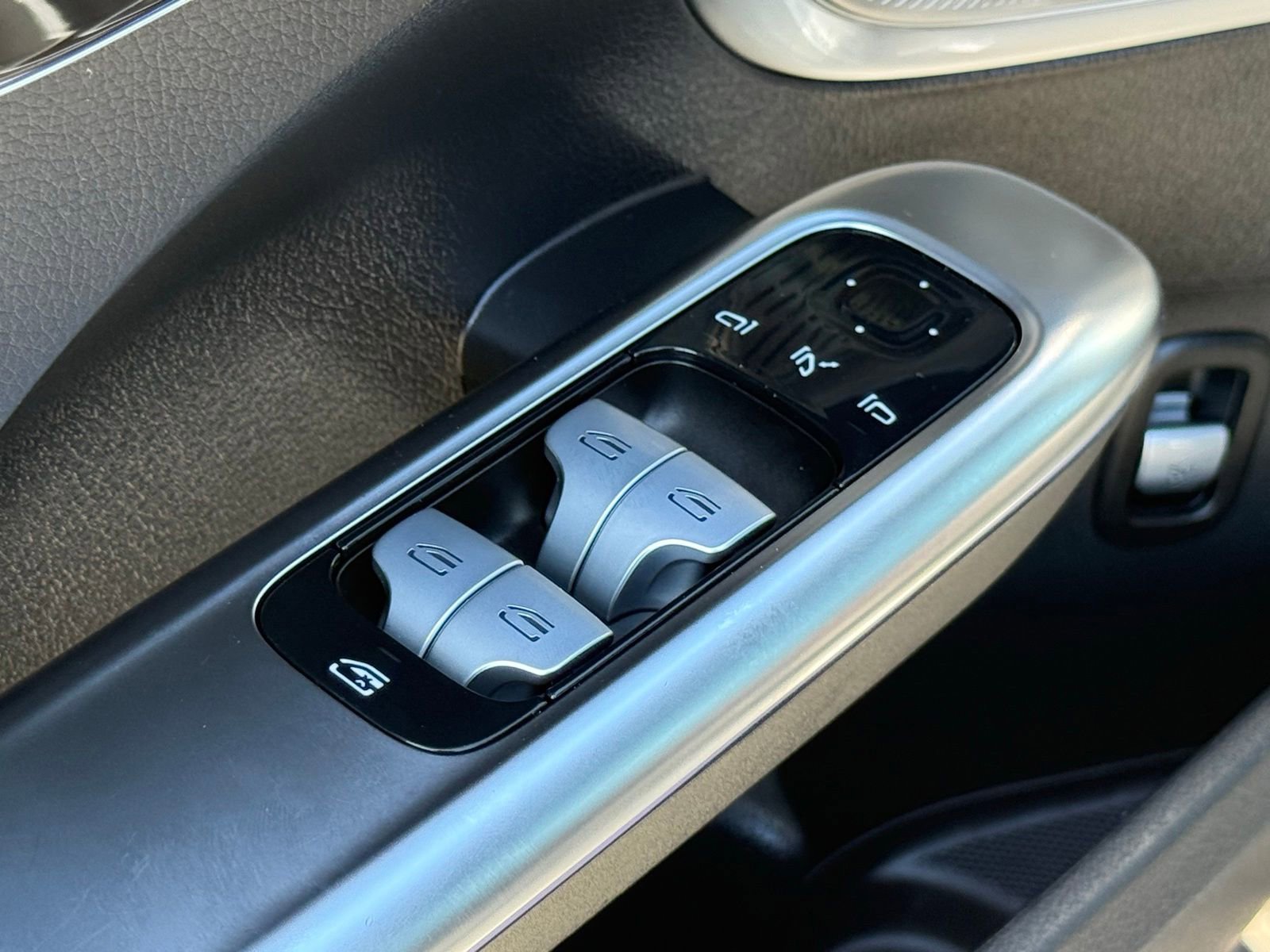 Used 2023 Mercedes-Benz C 300 Sedan image 23