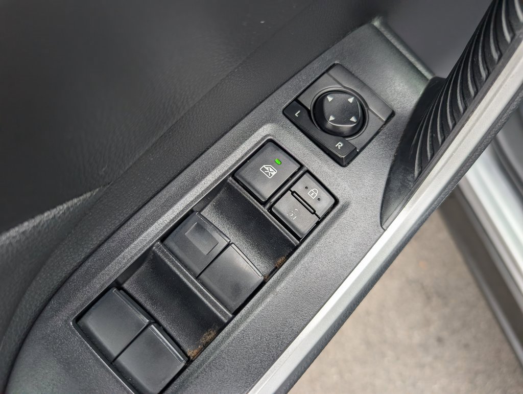 Used 2019 Toyota RAV4 XLE w/ Convenience Package image 15