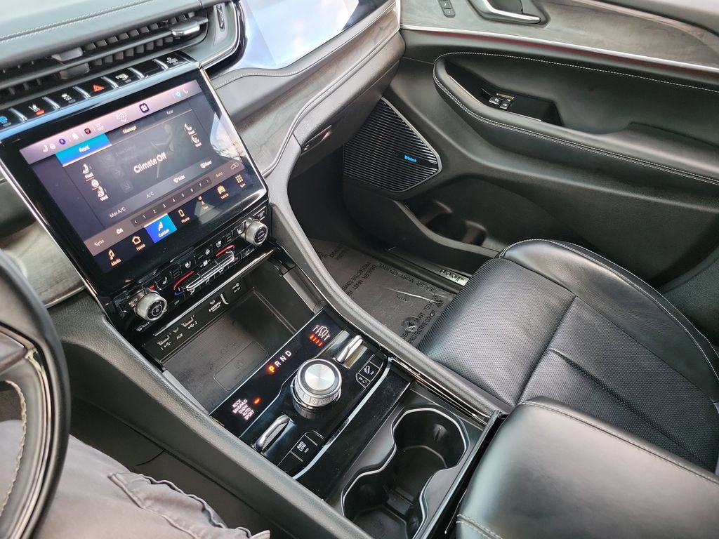 Used 2023 Jeep Grand Cherokee Overland w/ Advanced Protech Group III image 13