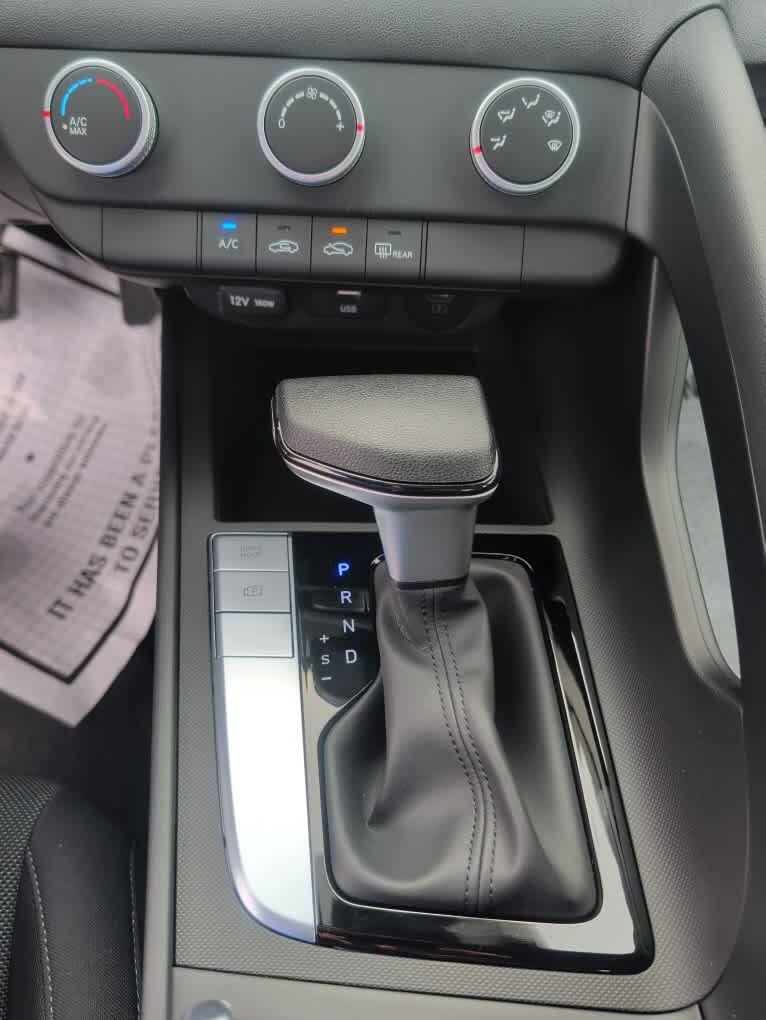 New 2026 Hyundai Elantra SE FWD image 24