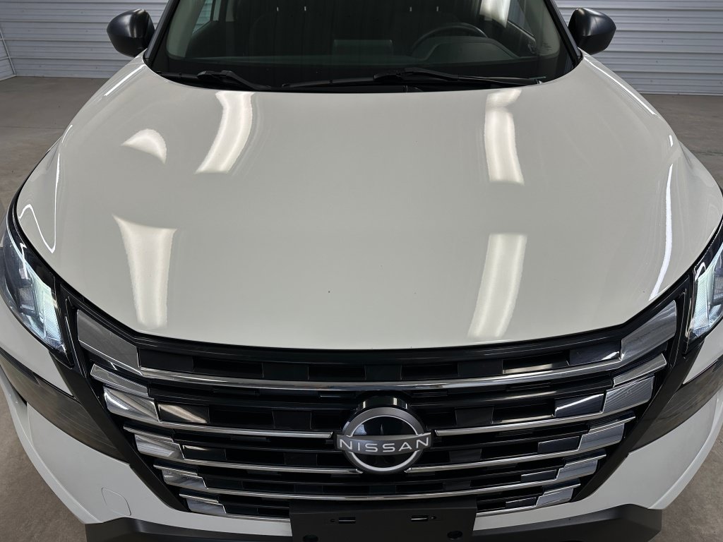Used 2024 Nissan Rogue S FWD image 36