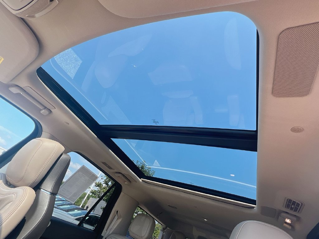 Used 2022 Lincoln Navigator L Reserve AWD/4WD image 24