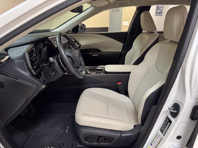 Used 2024 Lexus RX 350 FWD w/ Technology Package image 8